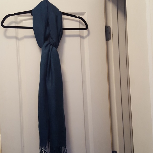 ❤Scarf ❤ - Picture 2 of 3